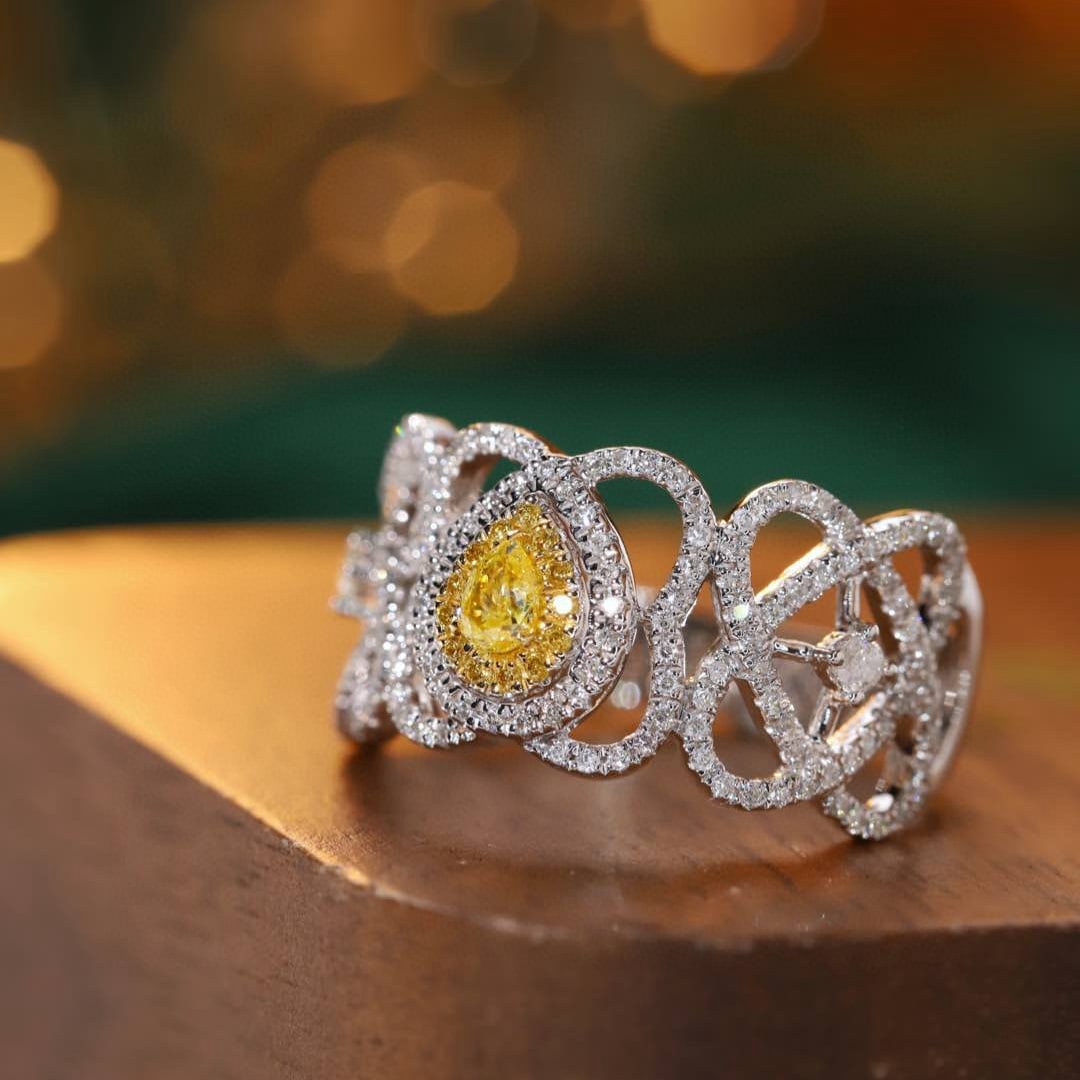 14k Gold 0.55 Ctw Natural Yellow Diamond & Diamond Ring - 5
