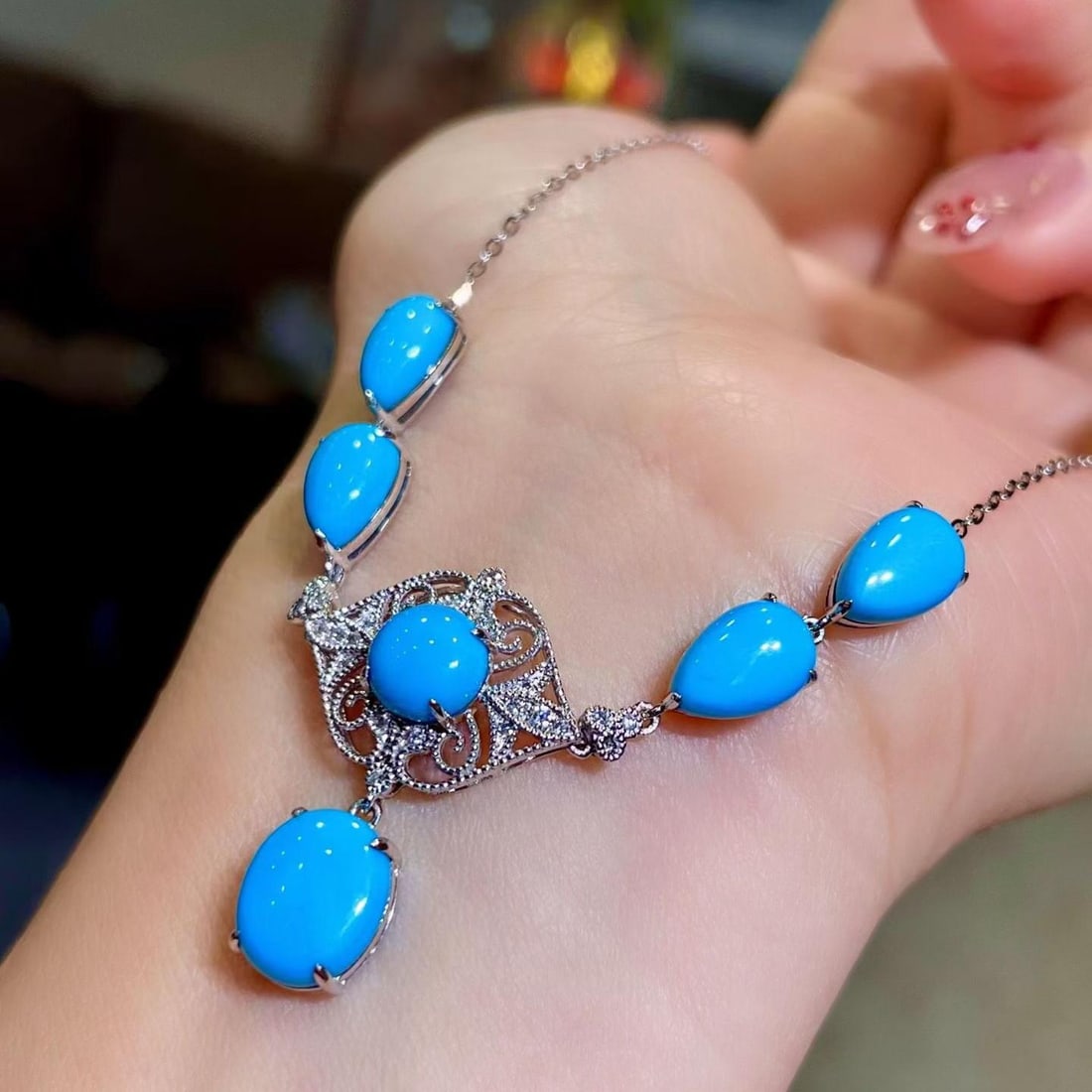 14k Gold 8.87 Ctw Natural Blue Turquoise & Diamond Necklace: Ref:231181060 // gold content:14k gold // main gemstone:blue turquoise // shape:multiple // carat weight:8. 76ct // color:blue // treatment:natural // // adjacent gemstone 2 : diamond // shape:round