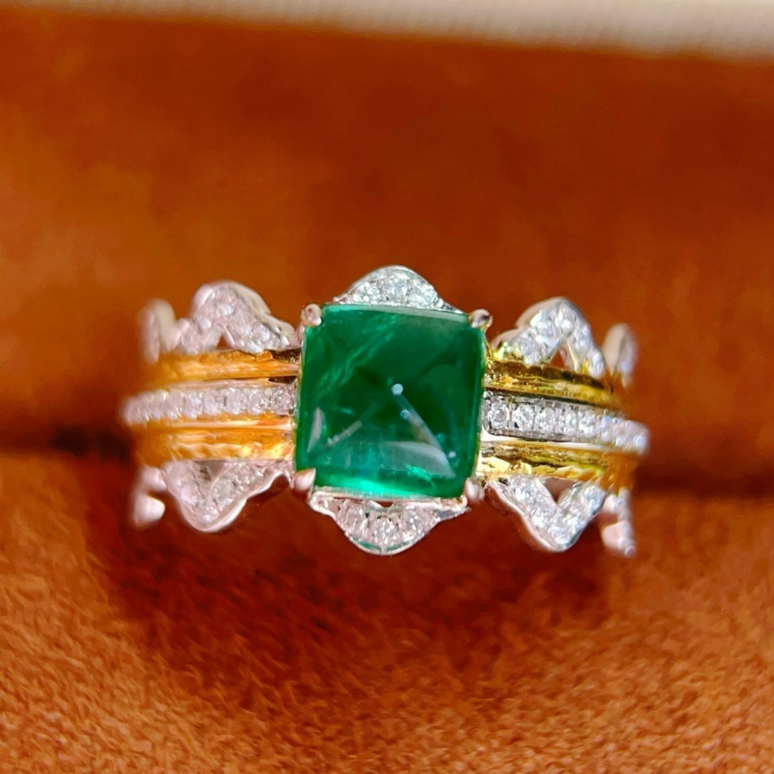 14k Gold 2.3 Ct Natural Emerald & Diamond Ring - 2
