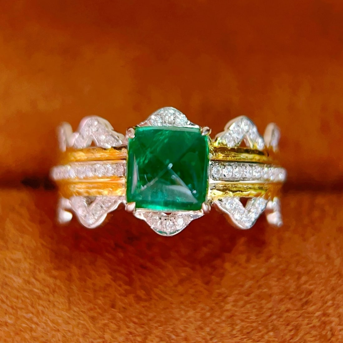14k Gold 2.3 Ct Natural Emerald & Diamond Ring - 6