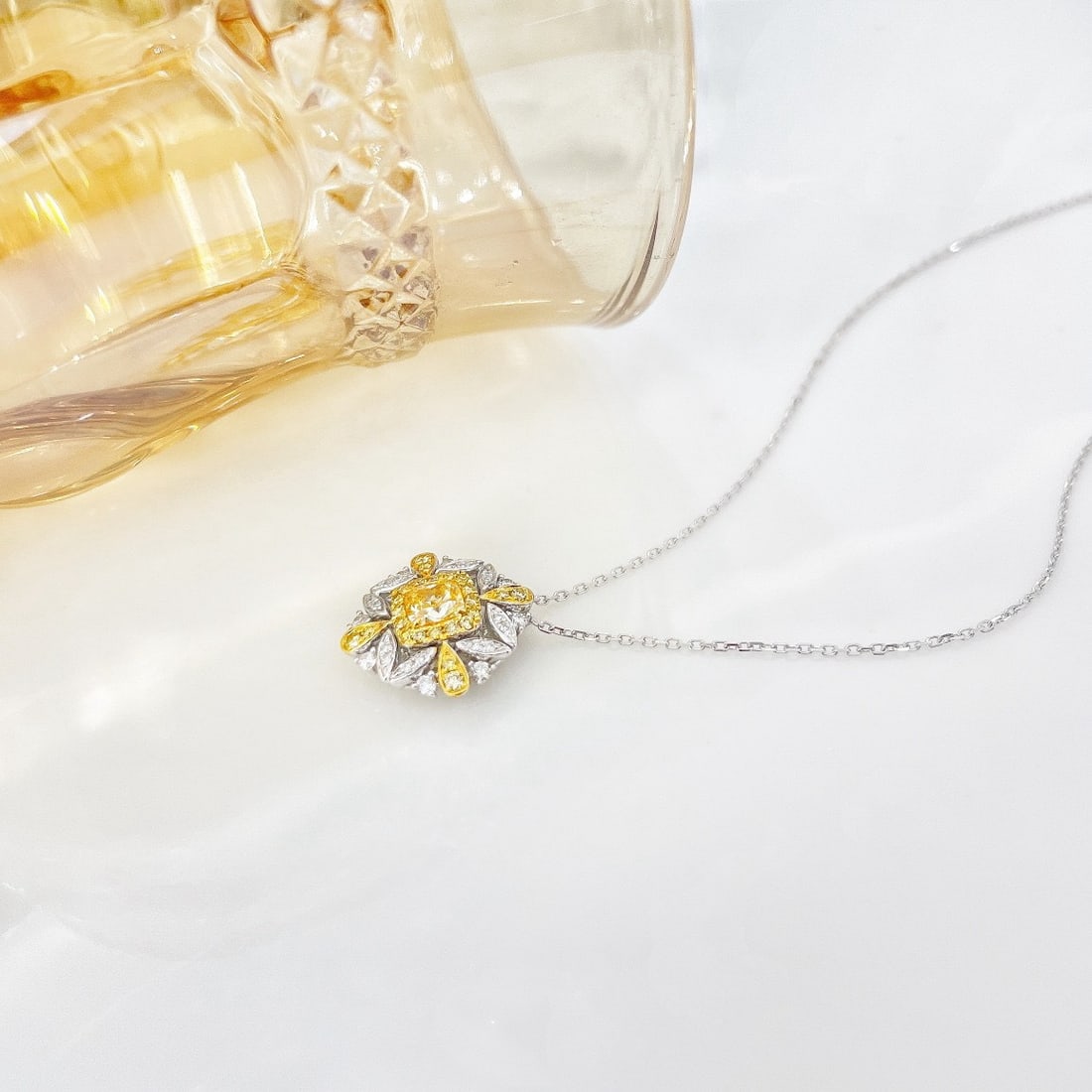 14k Gold 0.69 Ctw Natural Yellow Diamond & Diamond Necklace - 4