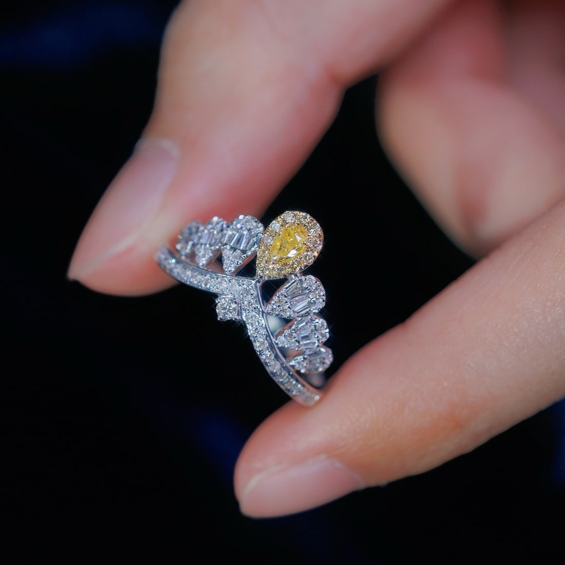 14k Gold 0.55 Ctw Natural Yellow Diamond & Diamond Ring - 2