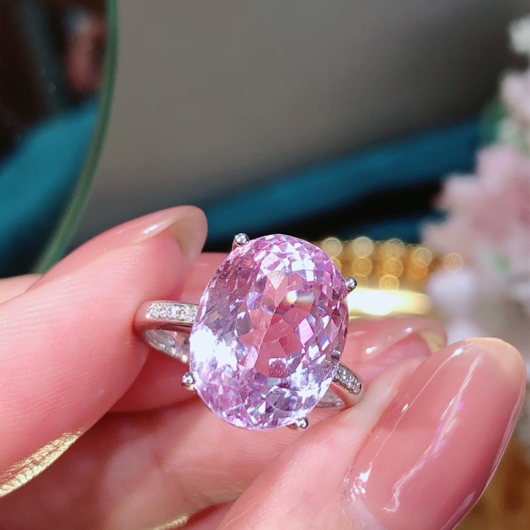 14k Gold 9.4 Ct Natural Kunzite & Diamond Ring - 2