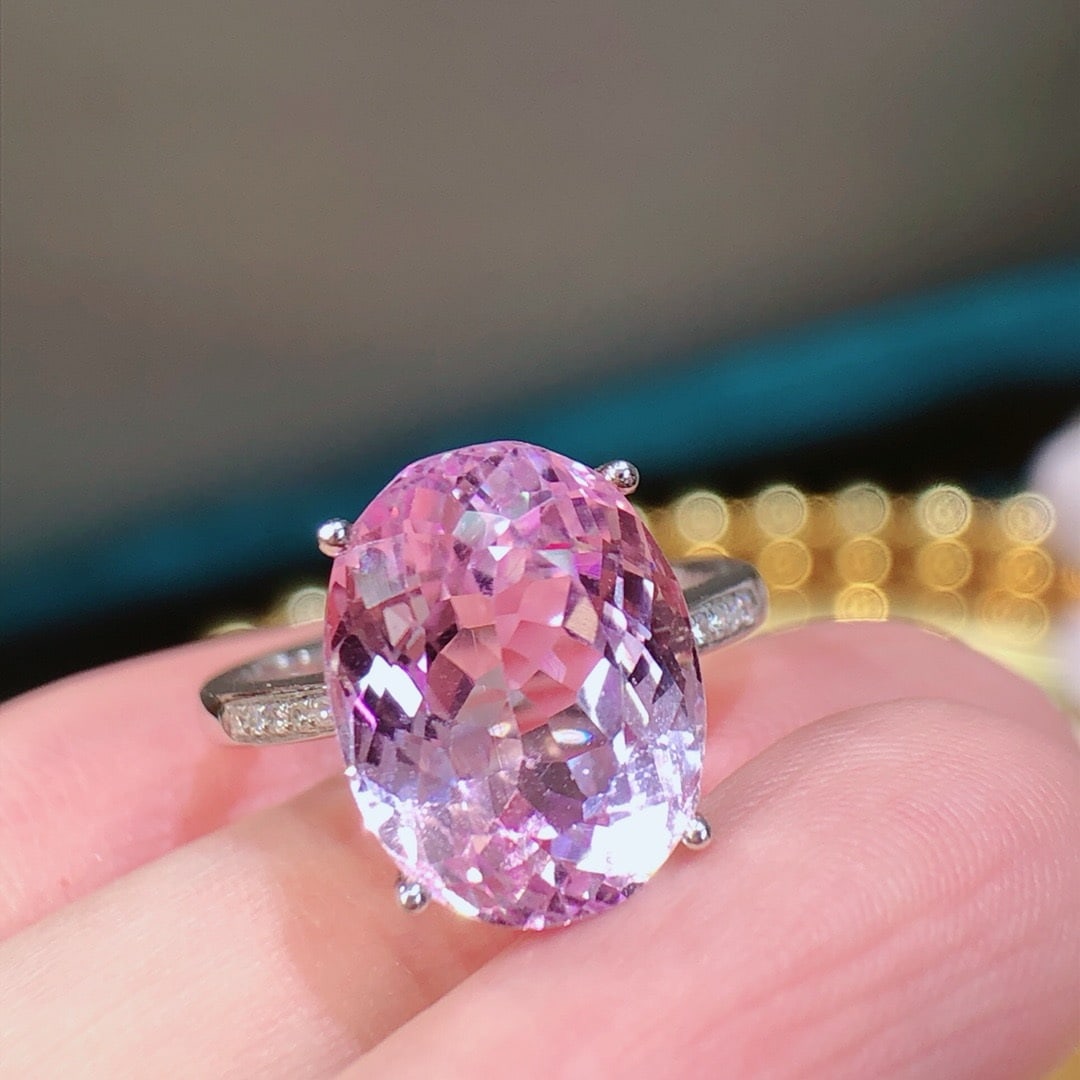 14k Gold 9.4 Ct Natural Kunzite & Diamond Ring - 3