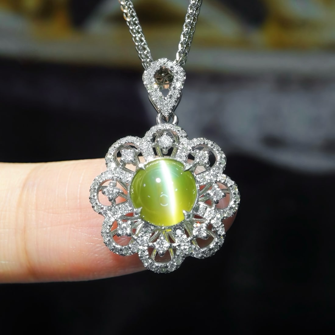 14k Gold 2.17 Ctw Natural Cat's?Eye Chrysoberyl & Diamond Pendant( Without Chain ): Ref:231181168 // gold content:14k gold // main gemstone:cat's? Eye chrysoberyl // shape:round // carat weight:1. 83ct // color:honey color // treatment:natural // cut grade:g // // adjacent gemstone 2