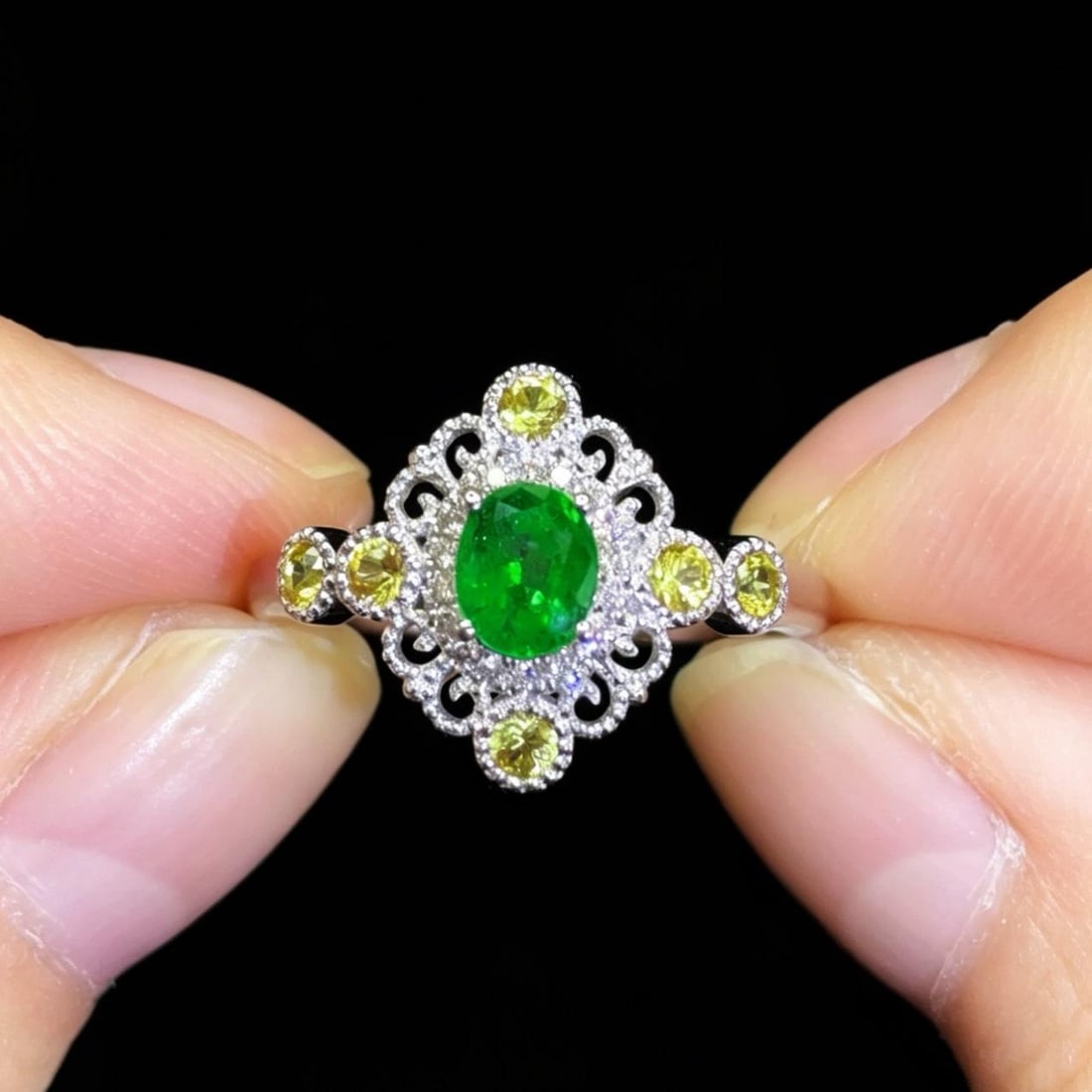 14k Gold 0.77 Ctw Natural Emerald & Sapphire Ring: Ref:231181179 // gold content:14k gold // ring size:7. 25us // // main gemstone:emerald // shape:oval // carat weight:0. 44ct // color:green // treatment:natural // // adjacent gemstone 2 : sapphire