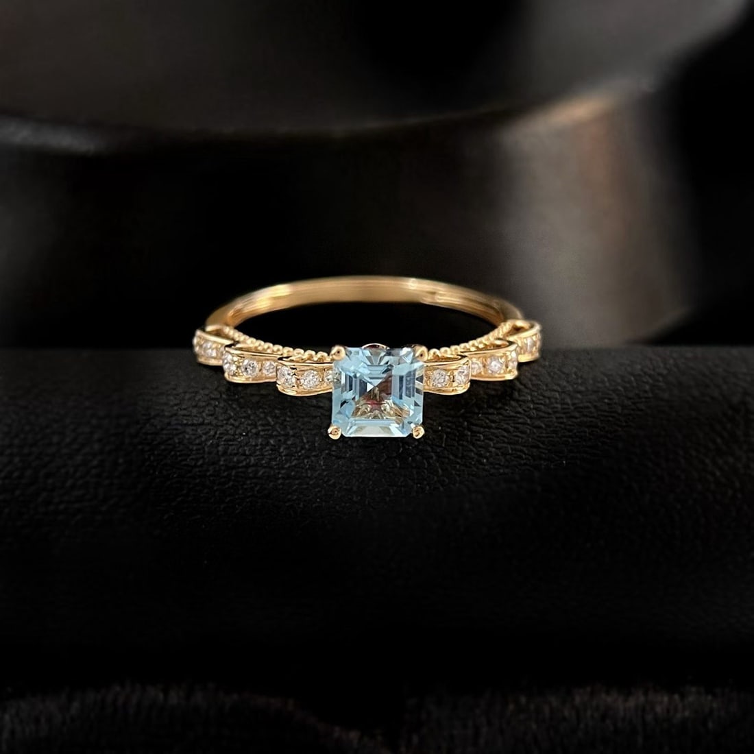 14k Gold 0.71 Ctw Natural Aquamarine & Diamond Ring: Ref:231181201 // gold content:14k gold // ring size:7. 25us // // main gemstone:aquamarine // shape:octagonal // carat weight:0. 55ct // color:blue // treatment:natural // // adjacent gemstone 2 :