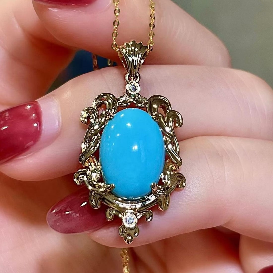 14k Gold 4.79 Ct Natural Blue Turquoise & Diamond Pendant( Without Chain ): Ref:231181216 // gold content:14k gold // main gemstone:blue turquoise // shape:oval // carat weight:4. 79ct // color:blue // treatment:natural // // adjacent gemstone 2 : diamond // shape:round //