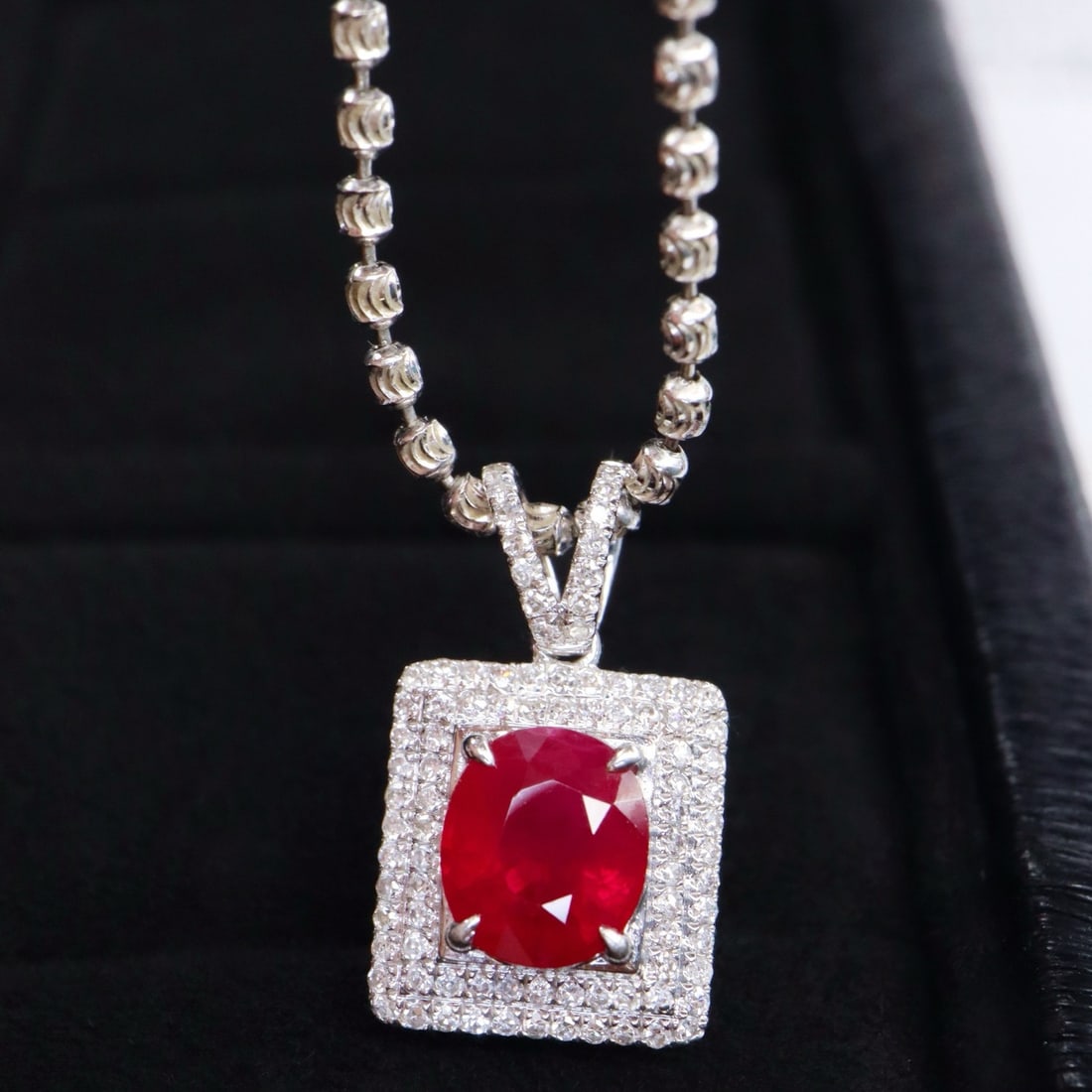 14k Gold 1.78 Ctw Natural Ruby & Diamond Pendant( Without Chain ): Ref:231181229 // gold content:14k gold // main gemstone:ruby // shape:oval // carat weight:1. 51ct // color:red // treatment:natural // // adjacent gemstone 2 : diamond // shape:round // carat