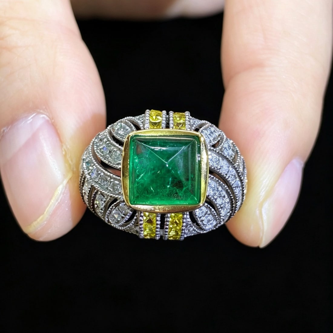 14k Gold 3.98 Ctw Natural Emerald & Diamond Ring: Ref:231181230 // gold content:14k gold // ring size:7. 25us // // main gemstone:emerald // shape:sugar-loaf // carat weight:3. 03ct // color:green // treatment:natural // // adjacent gemstone 2 : diam