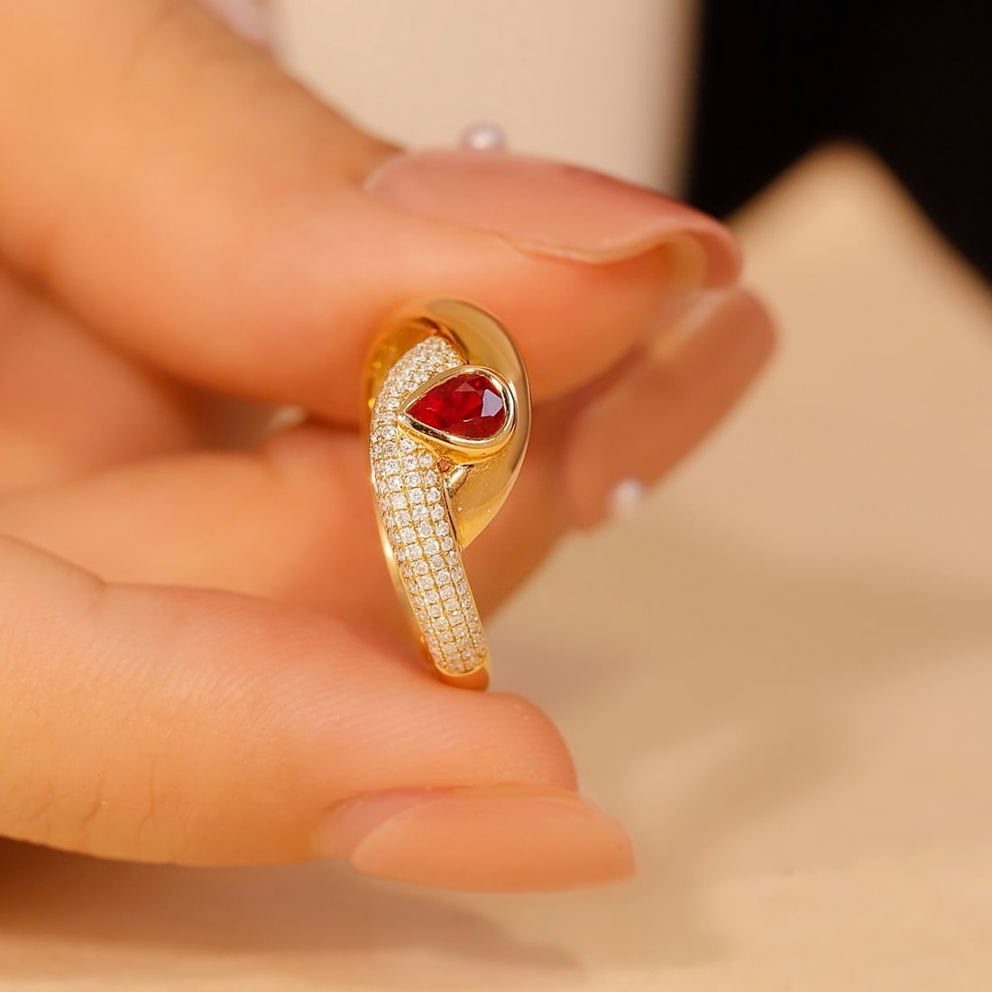 14k Gold 0.69 Ctw Vivid Red Natural Ruby & Diamond Ring - 3