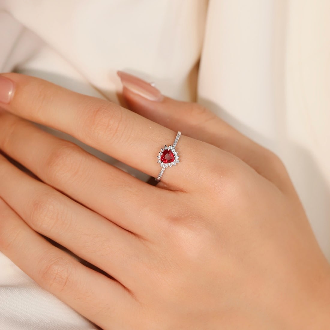 14k Gold 0.80 Ctw Vivid Red Natural Ruby & Diamond Ring - 2