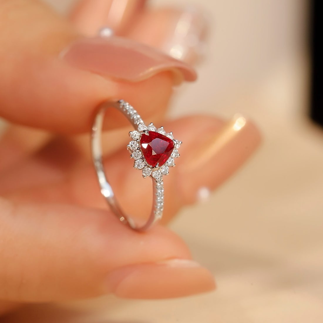 14k Gold 0.80 Ctw Vivid Red Natural Ruby & Diamond Ring - 3