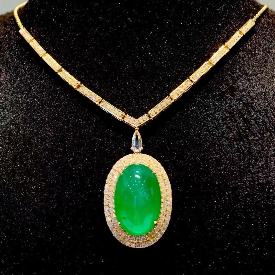 14k Gold 6.65 Ct Natural Emerald & Diamond Necklace - 3