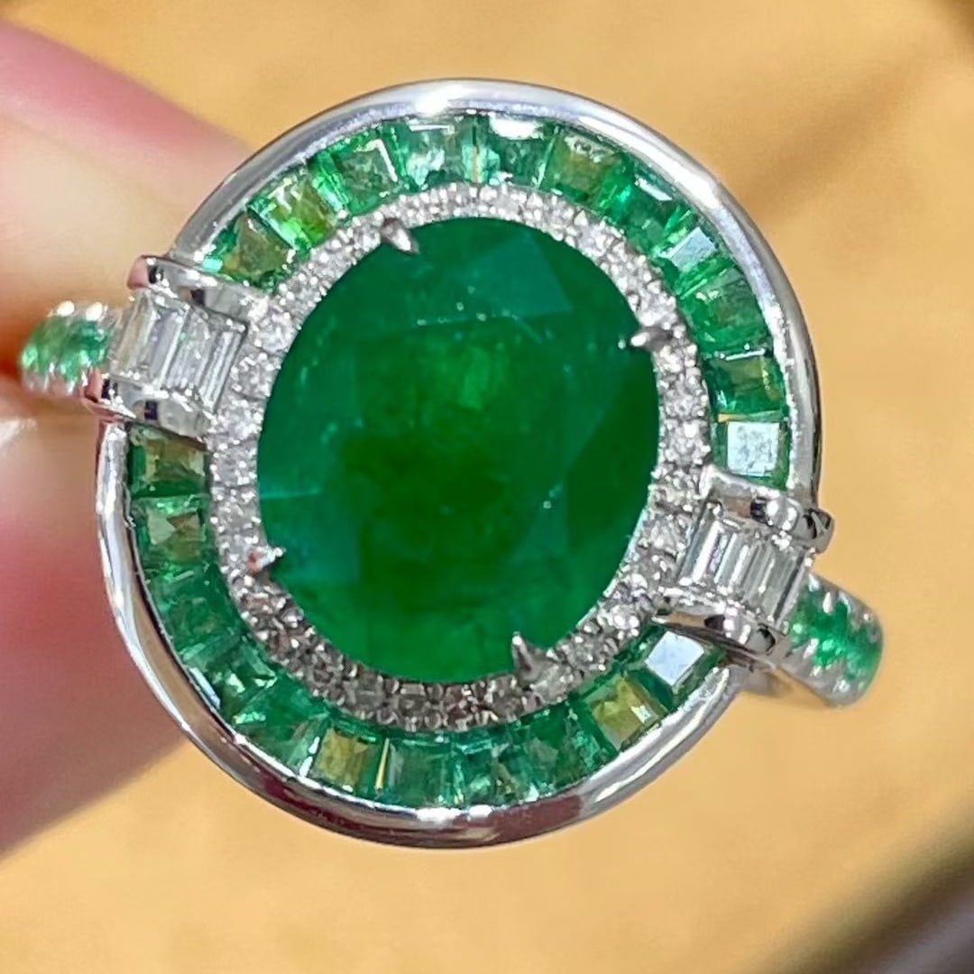 14k Gold 3.73 Ct Natural Emerald & Diamond Ring - 8