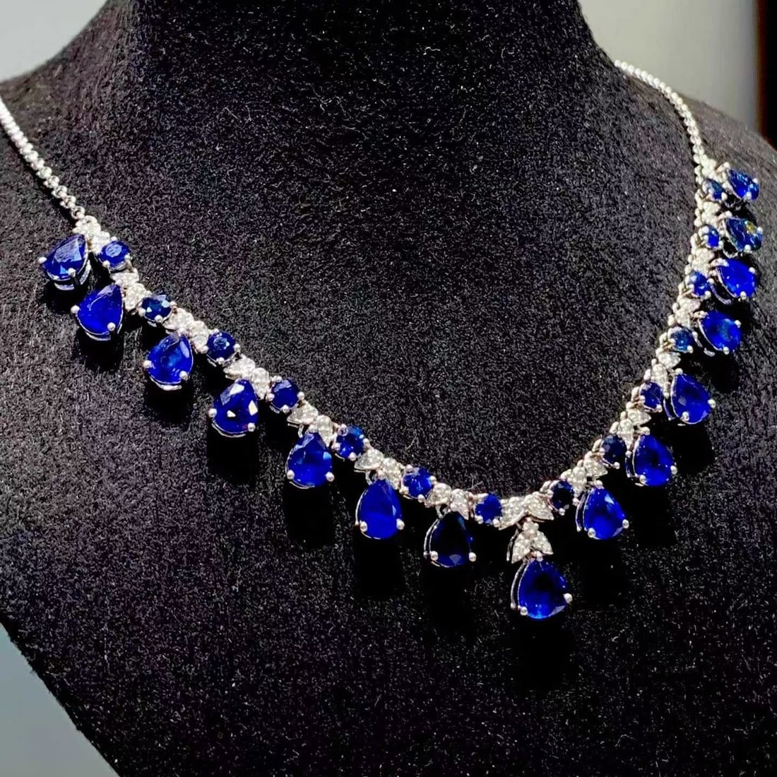 14k Gold 10.02 Ct Natural Sapphire & Diamond Necklace - 2
