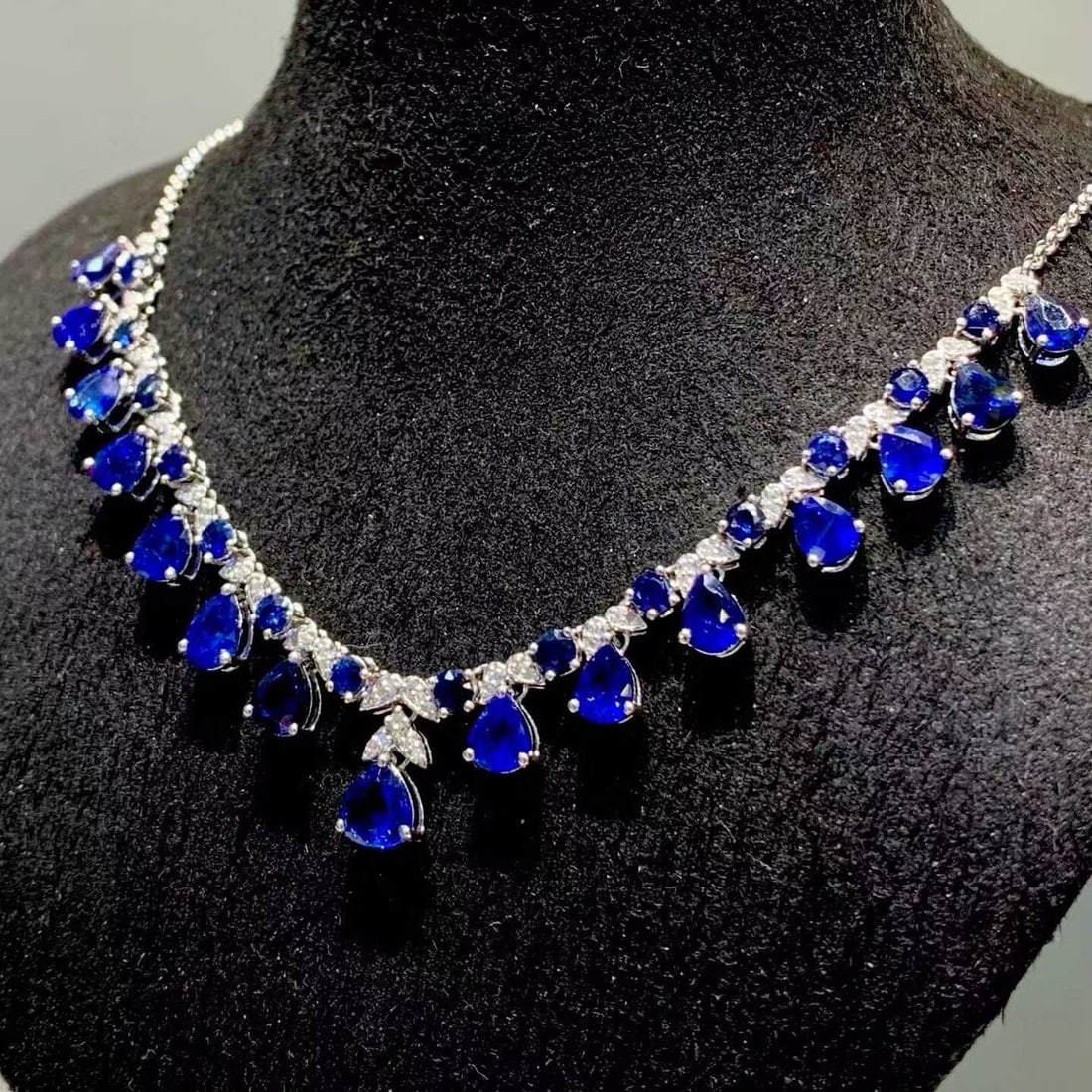 14k Gold 10.02 Ct Natural Sapphire & Diamond Necklace - 3