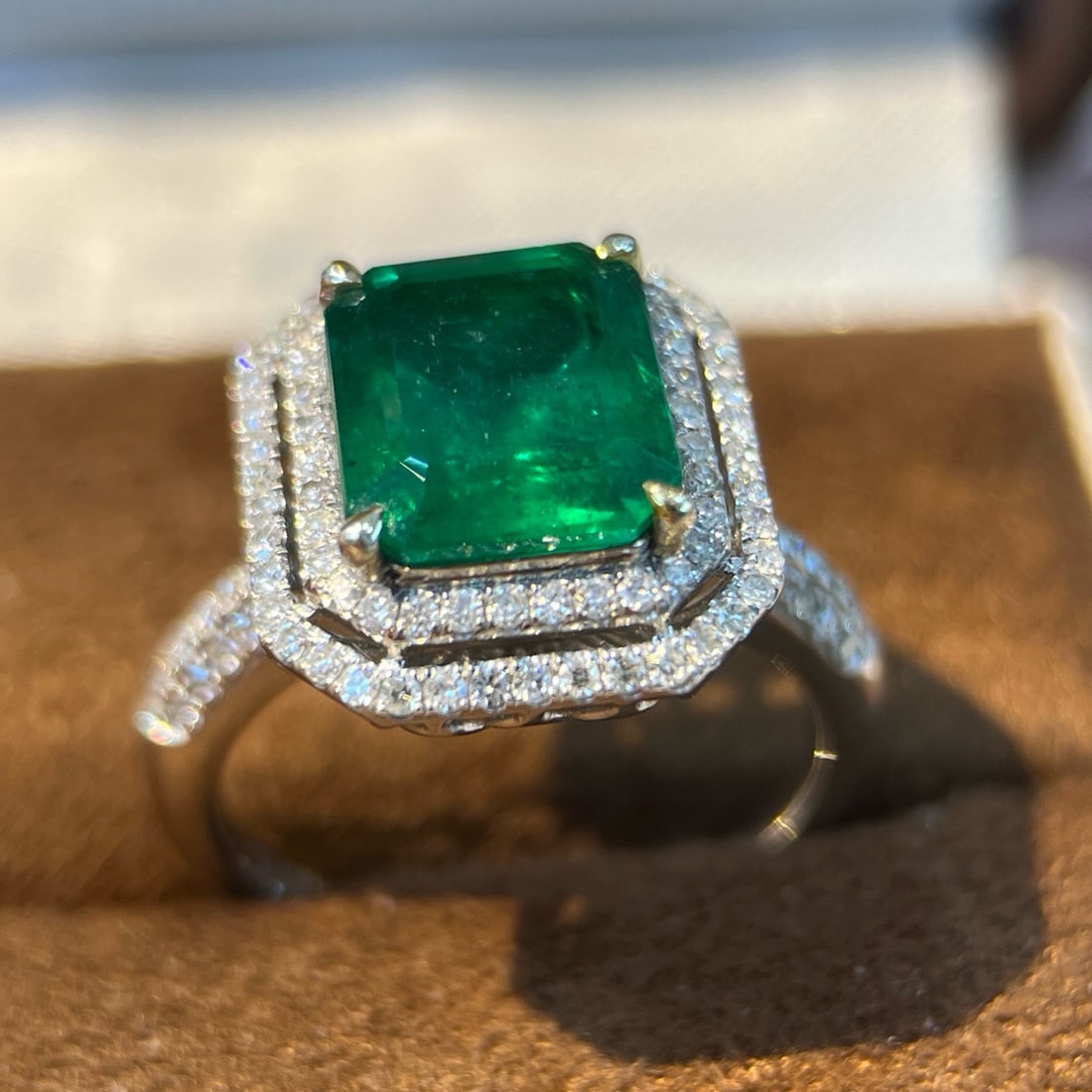 14k Gold 3.94 Ctw Natural Emerald & Diamond Ring - 3