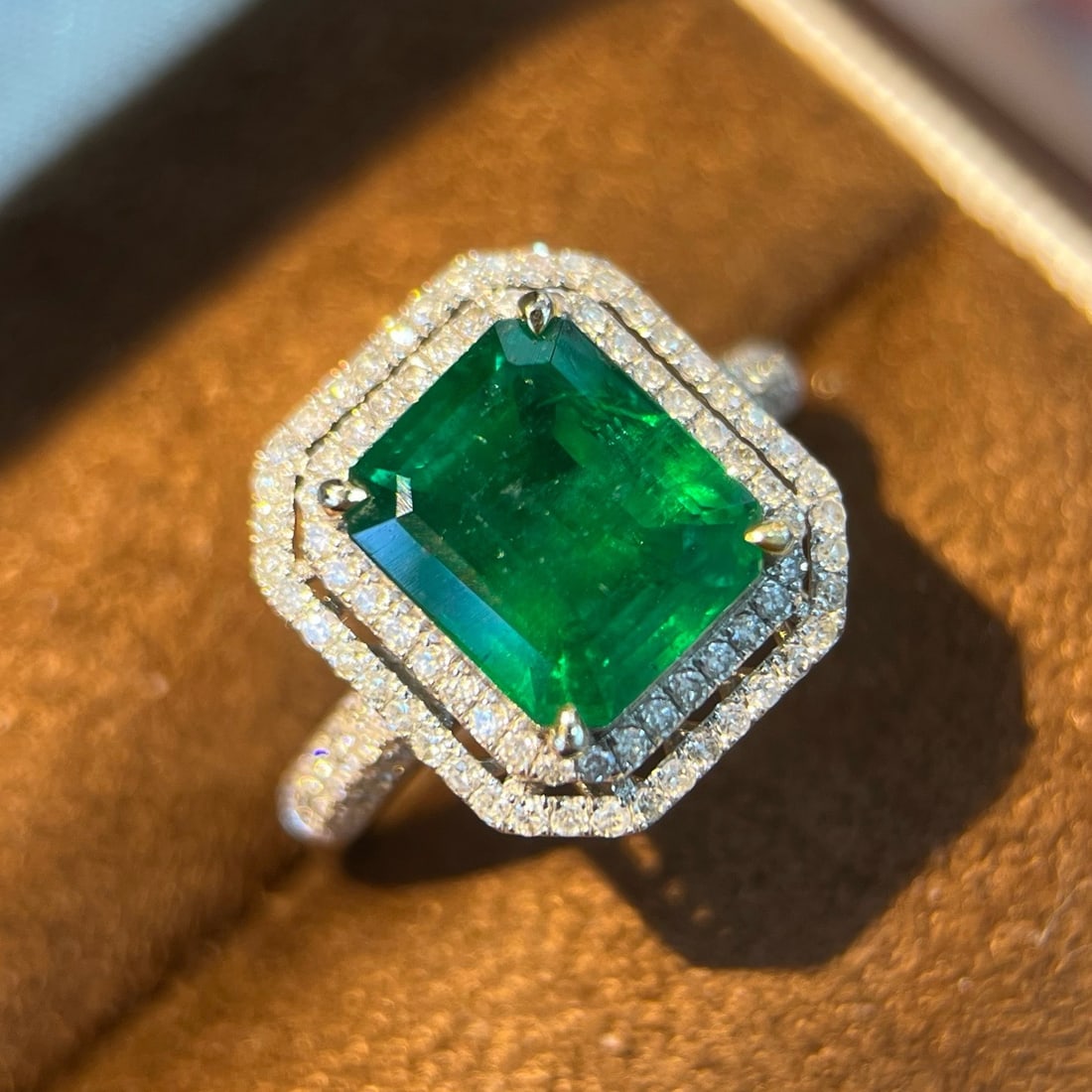 14k Gold 3.94 Ctw Natural Emerald & Diamond Ring - 4