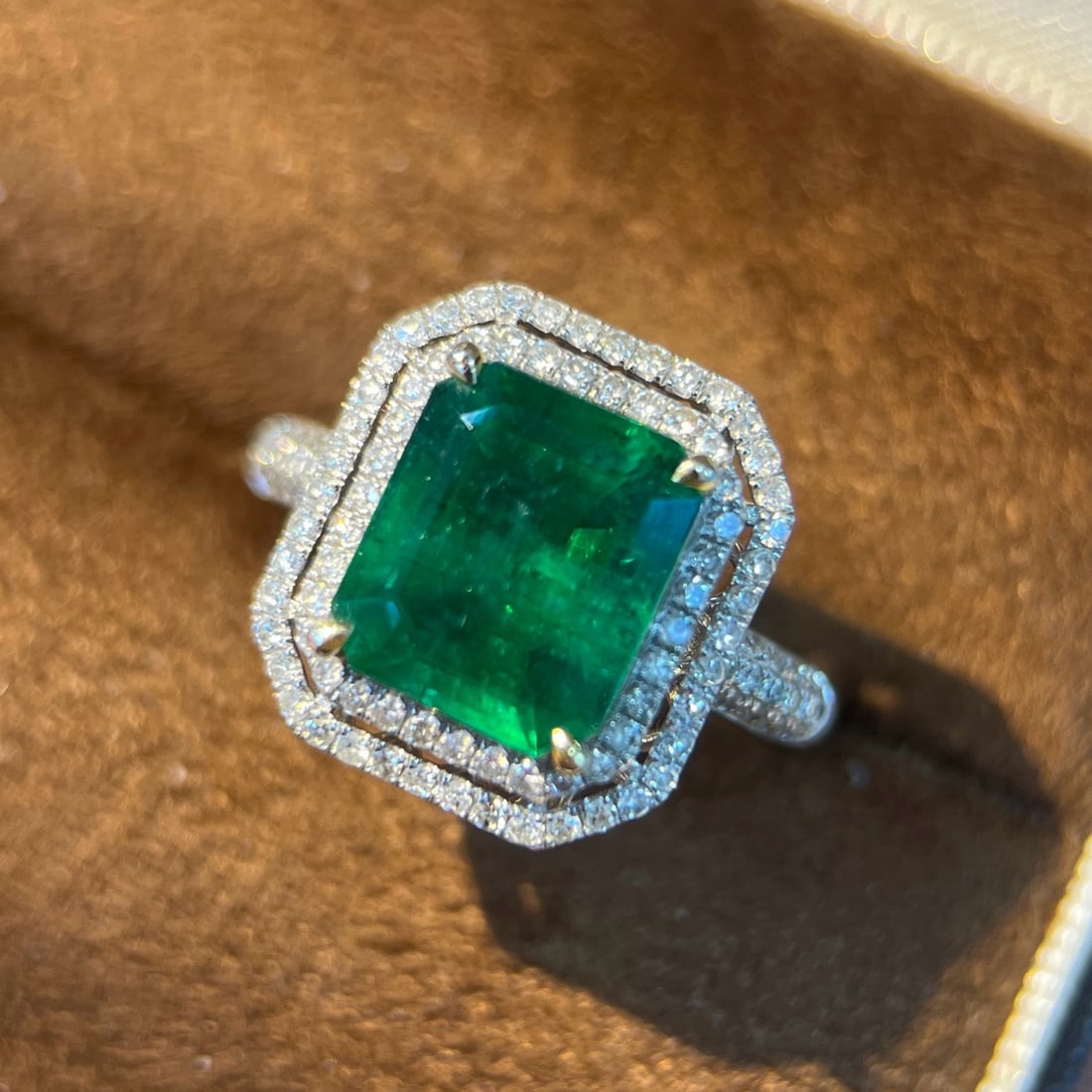14k Gold 3.94 Ctw Natural Emerald & Diamond Ring - 5