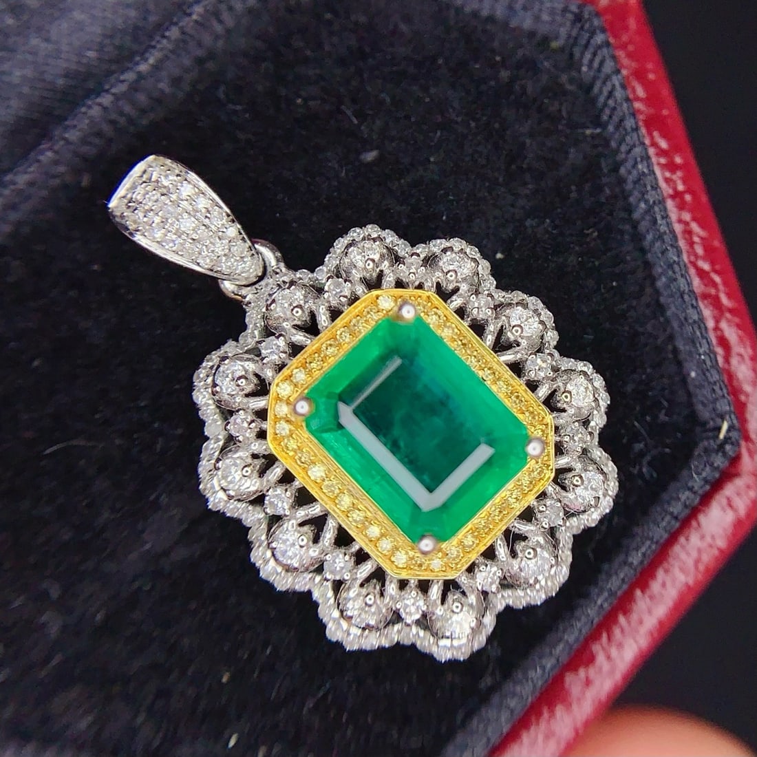 14k Gold 2.26 Ct Natural Emerald & Diamond Pendant( Without Chain ) - 4
