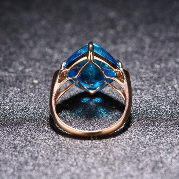 14k Gold 12.6 Ct Natural Topaz & Diamond Ring - 7