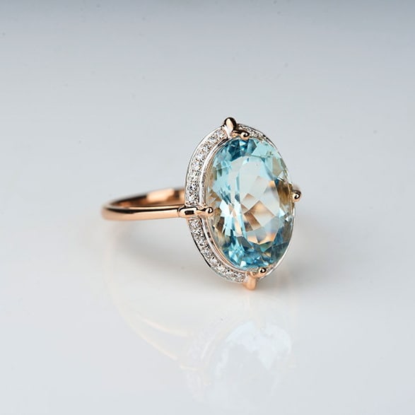 14k Gold 4.7 Ct Natural Aquamarine & Diamond Ring - 8