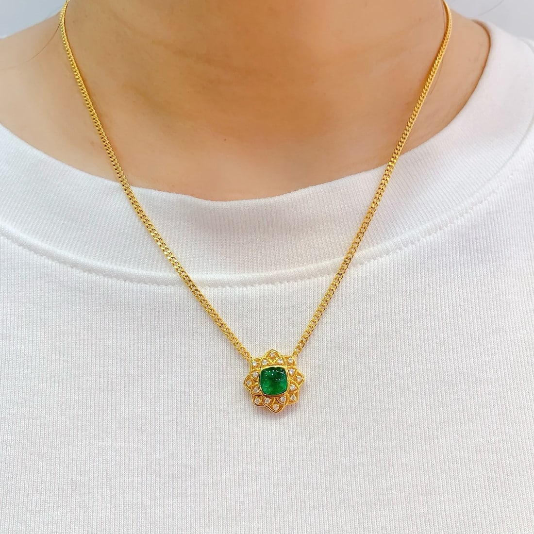 14k Gold 1.2 Ct Natural Emerald & Diamond Necklace - 6