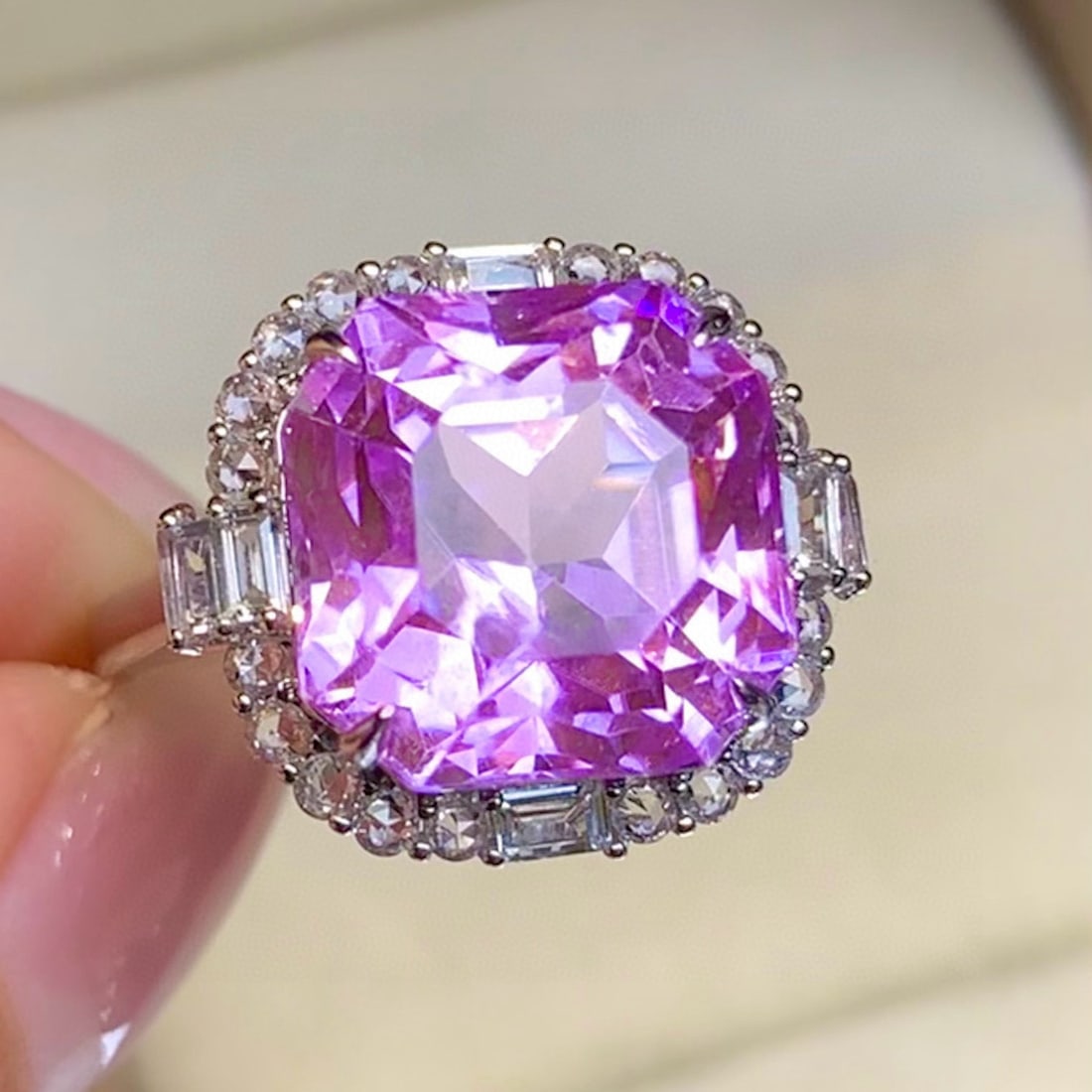 14k Gold 11.35 Ct Natural Kunzite & Sapphire Ring - 6