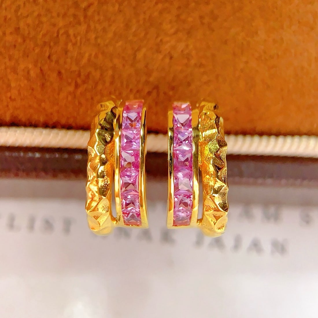 14k Gold 1.4 Ct Natural Sapphire Earrings: Ref:231182168 // gold content:14k gold // main gemstone:sapphire // shape:princess // carat weight:1. 4ct // color:pink // treatment:natural // Condition: New Low Estimate: 3300.00 High Estimate:
