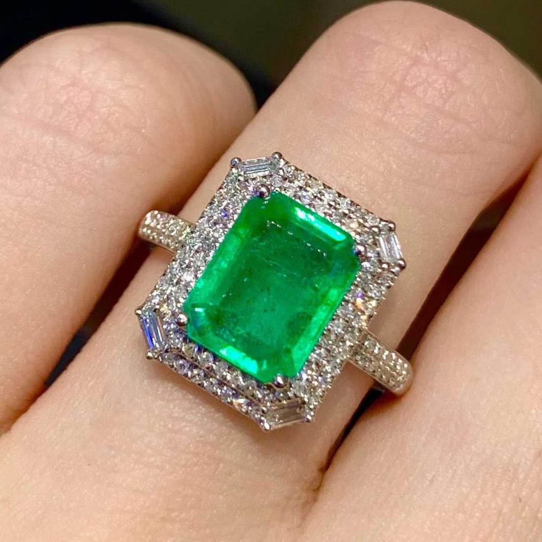 14k Gold 2.3 Ct Natural Emerald & Diamond Ring (1 of 5)