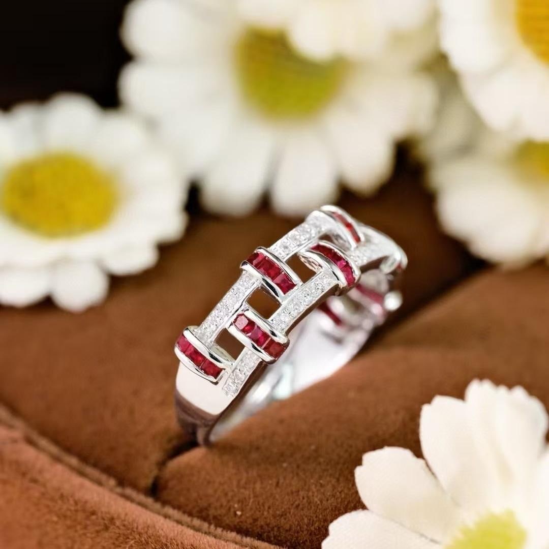14k Gold 0.88 Ctw Natural Ruby & Diamond Ring: Ref:231182174 // gold content:14k gold // ring size:7. 25us // // main gemstone:ruby // shape:princess // carat weight:0. 75ct // color:red // treatment:natural // // adjacent gemstone 2 : diamond //