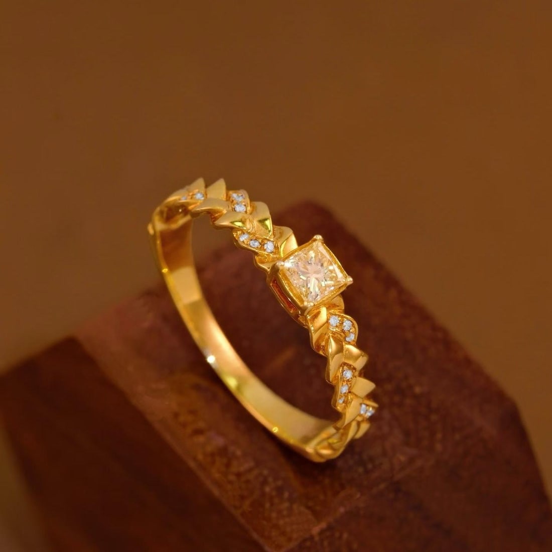 14k Gold 0.2 Ct Natural Yellow Diamond & Diamond Ring: Ref:231182182 // gold content:14k gold // ring size:7. 25us // // main gemstone:yellow diamond // shape:princess // carat weight:0. 2ct // color:yellow // treatment:natural // // adjacent gemstone 2