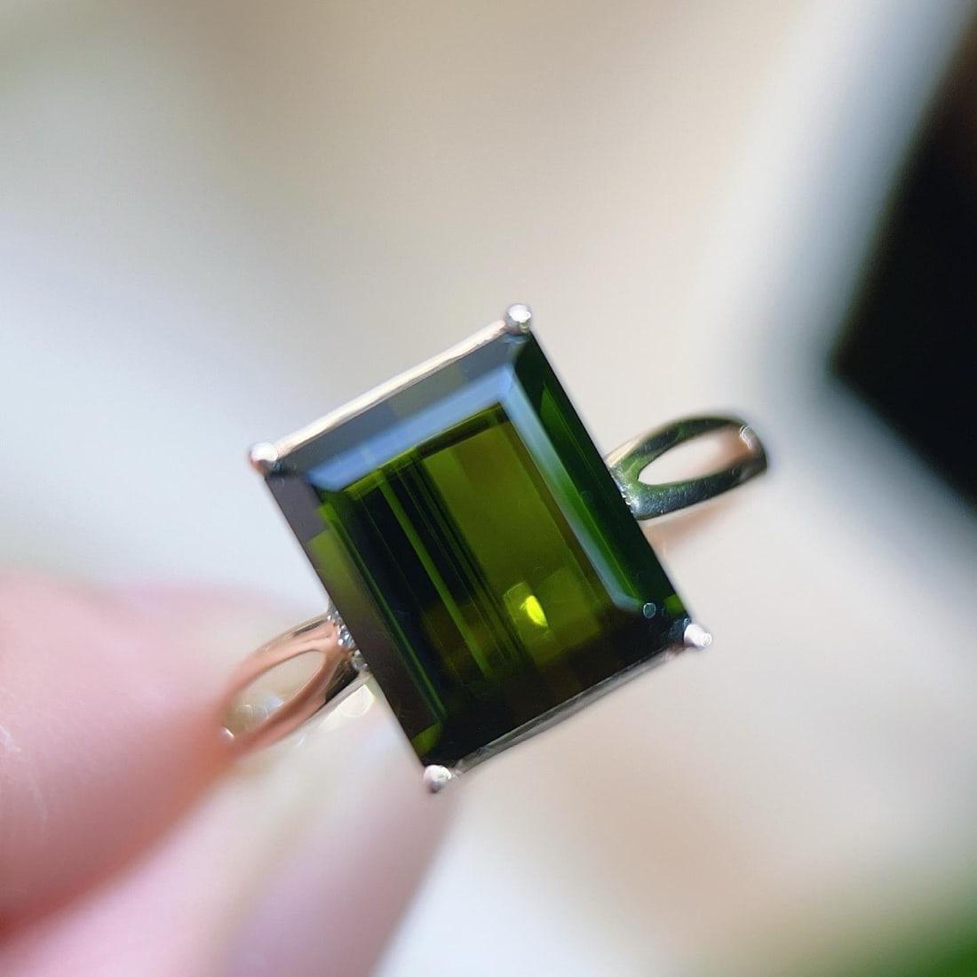 14k Gold 4.32 Ctw Natural Tourmaline & Diamond Ring: Ref:231182190 // gold content:14k gold // ring size:7. 25us // // main gemstone:tourmaline // shape:octagonal // carat weight:4. 3ct // color:green // treatment:natural // // adjacent gemstone 2 :