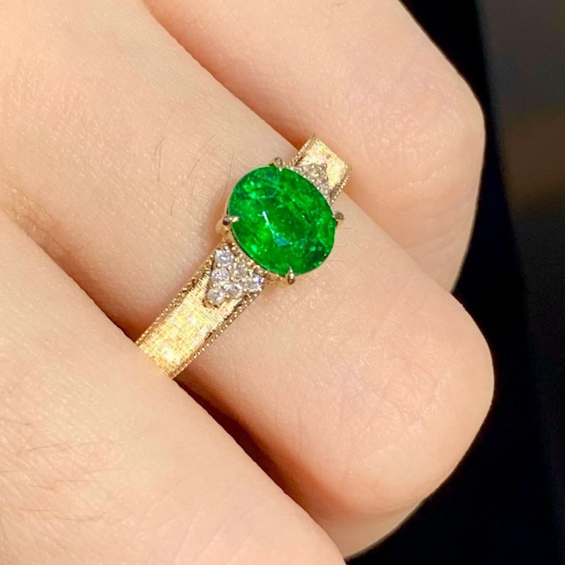 14k Gold 1.4 Ct Vivid Green Natural Tsavorite & Diamond Ring - 4