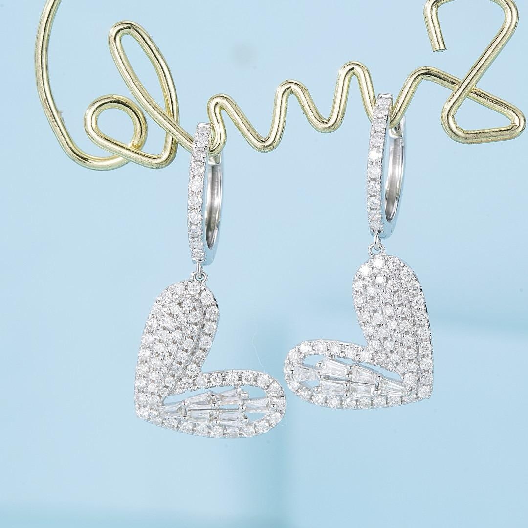 14k Gold 0.88 Ctw Natural H Diamond Earrings: Ref:231182229 // gold content:14k gold // main gemstone:diamond // shape:baguette // carat weight:0. 22ct // clarity grade:vs-si // color:h // treatment:natural // // adjacent gemstone 2 : diamond //