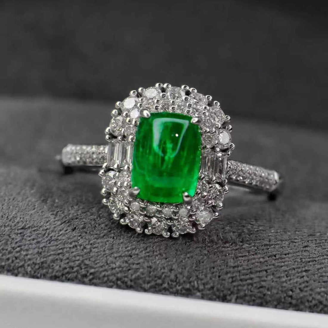 14k Gold 1.88 Ctw Natural Emerald & Diamond Ring - 3