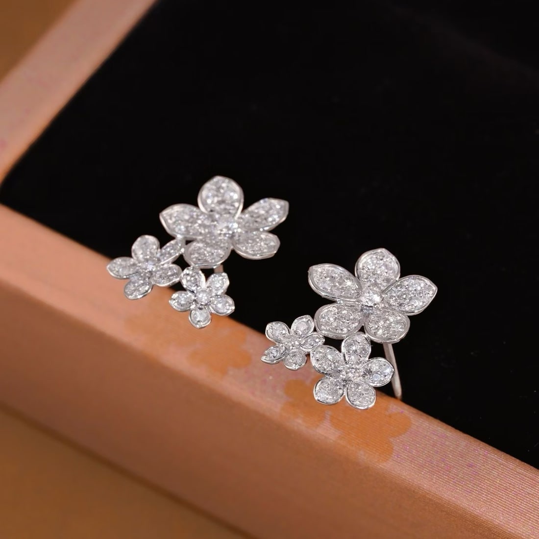 14k Gold 0.44 Ct Natural H Diamond & Flowers Earrings - 3