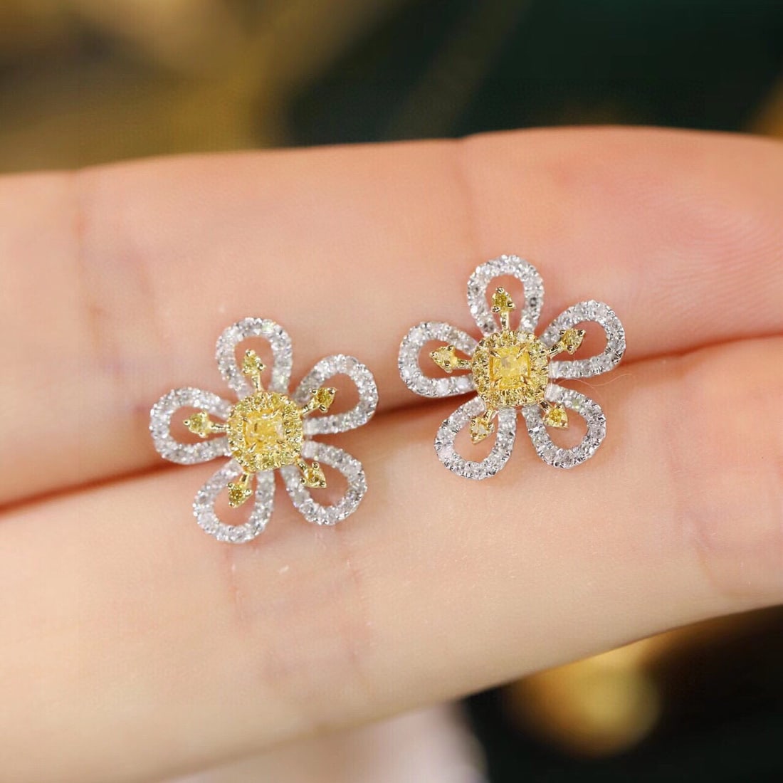 14k Gold 0.60 Ctw Natural Yellow Diamond & Diamond & Flowers Earrings - 6