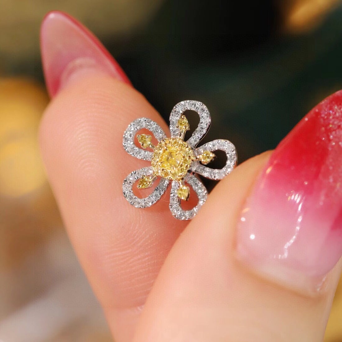 14k Gold 0.60 Ctw Natural Yellow Diamond & Diamond & Flowers Earrings - 7