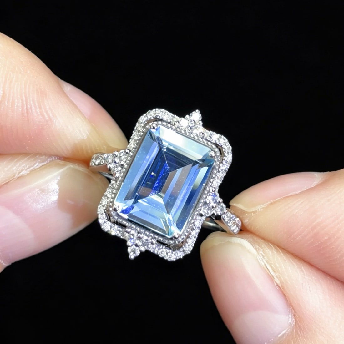 14k Gold 2.57 Ctw Natural Aquamarine & Diamond Ring - 3