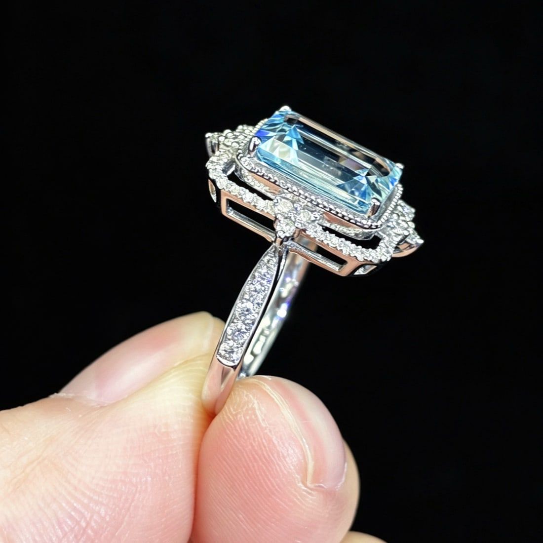 14k Gold 2.57 Ctw Natural Aquamarine & Diamond Ring - 4