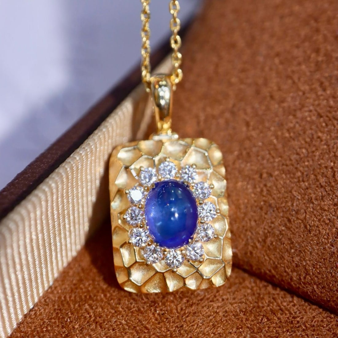 14k Gold 1.70 Ctw Natural Sapphire & Diamond Pendant( Without Chain ): Ref:231182261 // gold content:14k gold // main gemstone:sapphire // shape:oval // carat weight:1. 35ct // color:blue // treatment:natural // // adjacent gemstone 2 : diamond // shape:round // carat