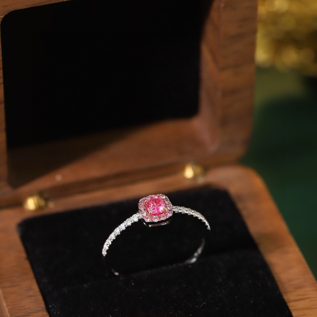 14k Gold 0.40 Ctw Natural Pink Diamond & Diamond Ring - 8