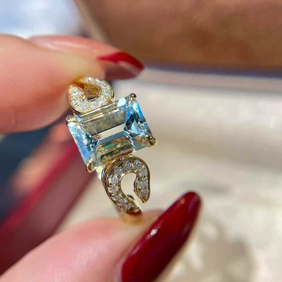 14k Gold 1.7 Ct Natural Aquamarine & Diamond Ring - 5