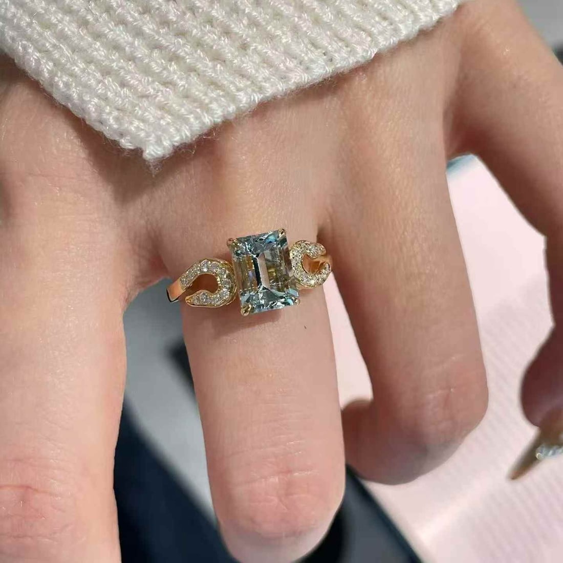 14k Gold 1.7 Ct Natural Aquamarine & Diamond Ring - 9