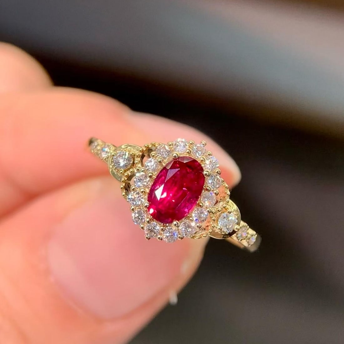 14k Gold 0.97 Ctw Natural Ruby & Diamond Ring: Ref:231182302 // gold content:14k gold // ring size:7. 25us // // main gemstone:ruby // shape:oval // carat weight:0. 74ct // color:red // treatment:natural // // adjacent gemstone 2 : diamond //
