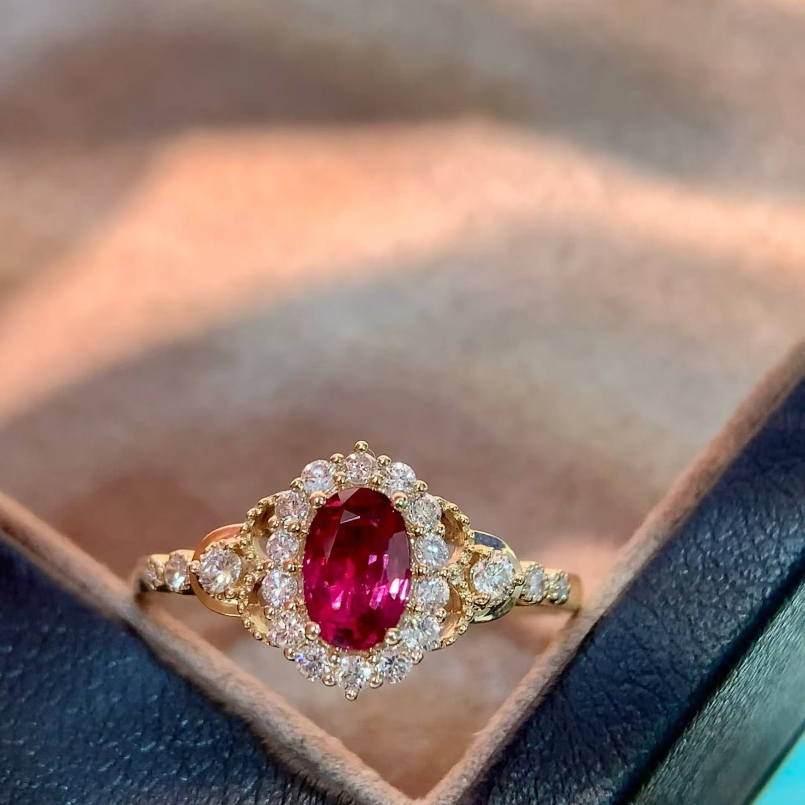 14k Gold 0.97 Ctw Natural Ruby & Diamond Ring - 4