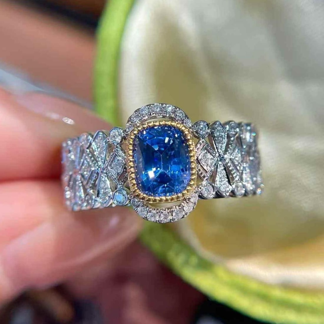 14k Gold 1.10 Ct Natural Sapphire & Diamond Ring: Ref:231182307 // gold content:14k gold // ring size:7. 25us // // main gemstone:sapphire // shape:cushion // carat weight:1. 10ct // color:blue // treatment:natural // // adjacent gemstone 2 : diamond