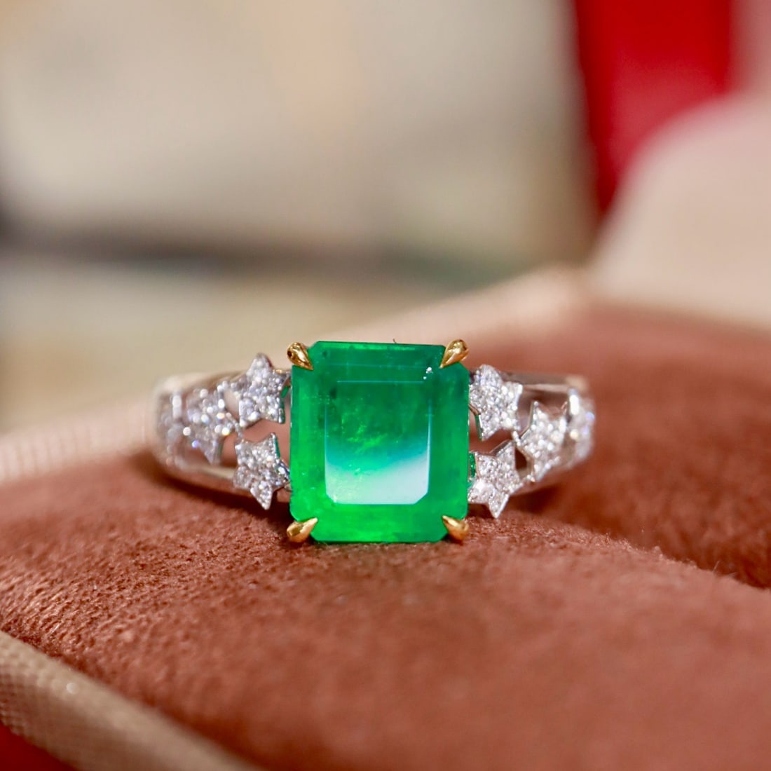 14k Gold 1.70 Ctw Vivid Green Natural Emerald & Diamond Ring - 4